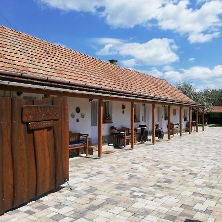 Bobita Apartmanhaz Szilvásvárad Dış mekan fotoğraf